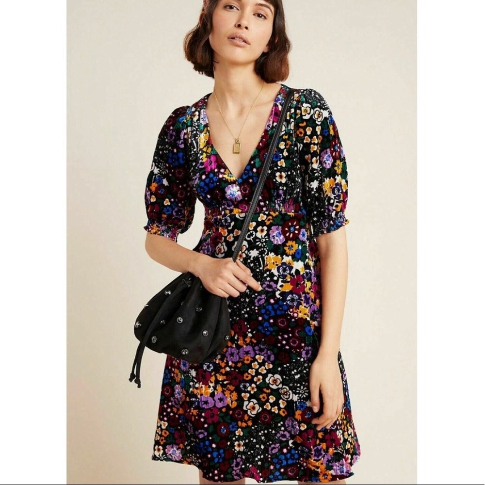 ANTHROPOLOGIE Francie Mini Dress Floral Velvet Boho Retro Size 4 Viscose Blend